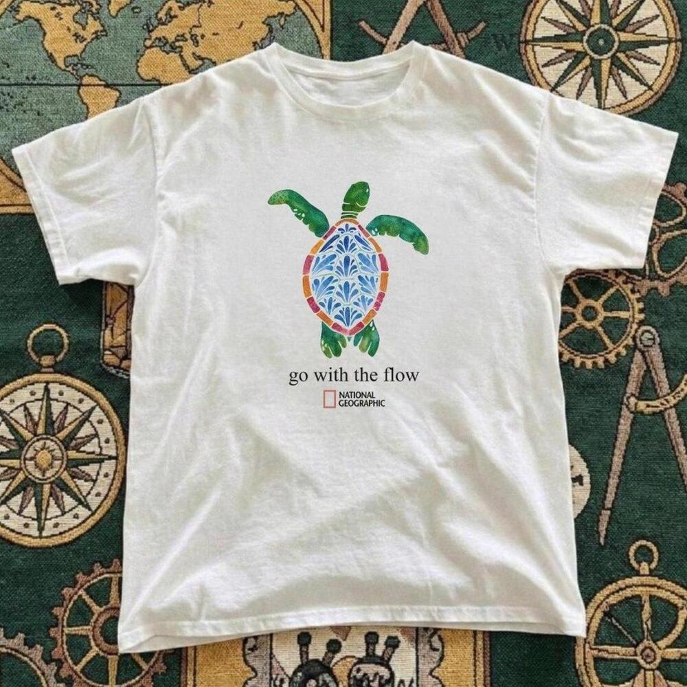 Gildan Men White T-Shirt, National Geographic White Turtle Tee